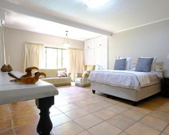 Santa Lucia Guest House - Saint Lucia - Patio