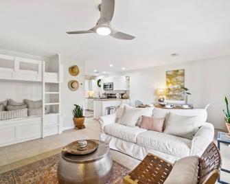 30A Beachwood Villas by Panhandle Getaways - Seagrove Beach - Living room