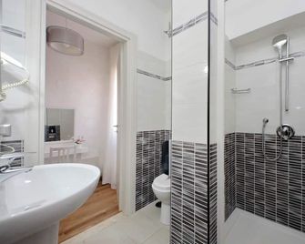 Fiumicino/B&B Giuly - Fiumicino - Łazienka
