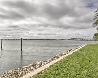 Sand Dollar Jenson Beach Home with Pool Access! - Jensen Beach - Playa