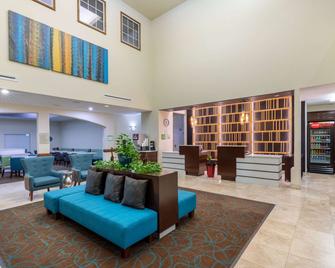 La Quinta Inn & Suites by Wyndham Houston New Caney - New Caney - Lobby