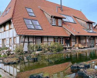 Remark Studios - Apartment - Fachwerkhaus - Zentral - Burgwedel - Building