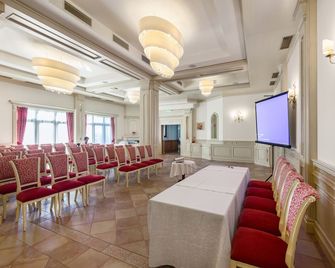Hotel Sonnenhof - Suceava - Sală de reuniune