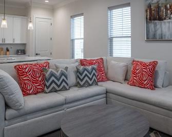 R3 at Inlet Beach with Pool Access and EV Connector - Walk to Beach - Rosemary Beach - Sala de estar