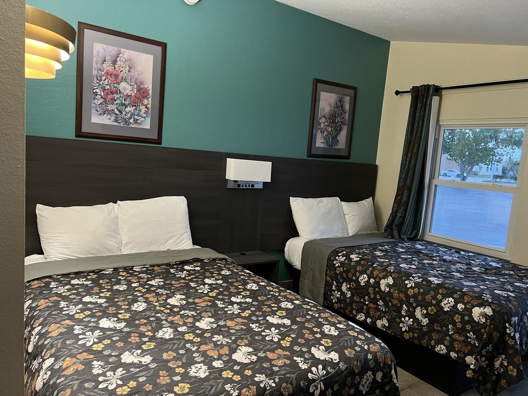 Budget Inn - Ft Myers - פורט מאיירס - חדר שינה