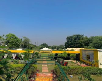 Agra Camps And Resort - Agra - Vista del exterior