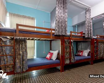 Island Backpackers - Semporna - Habitación