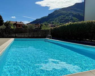 Starlight House - Garden & Garage - Shared Pool - Lenno - Басейн