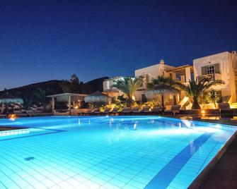 Yialos Ios Hotel - Ios - Zwembad