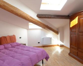 Appartamenti Medioevo - Varese - Slaapkamer