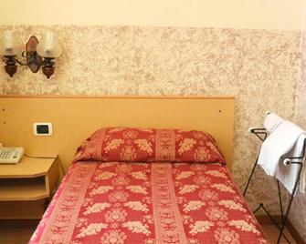 Hotel Nettuno - Milan - Bedroom