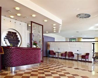 Hotel Vittorio - Desenzano del Garda - Lobby