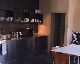 Les 4 étoiles - Montpellier - Kitchen