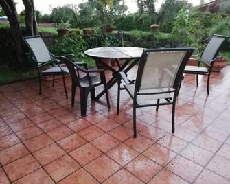 B&B Ai Glicini - Castelli Romani - Marino - Patio