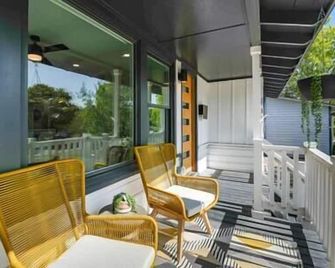 Modern Cottage+8 Guests+Covered Patio+Weber Grill - San Antonio - Balcón