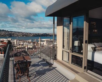 Dunedin House- Boutique Hotel - Dunedin - Balkón