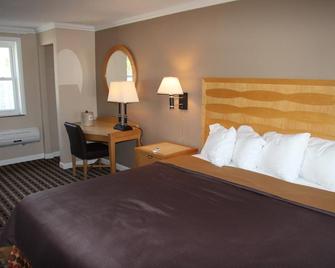 كيب كود إن - هيانيس - غرفة نوم