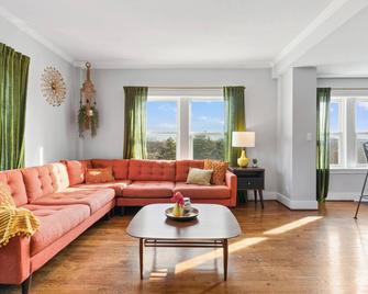 Plaza Scenic - Walk to Nelson + Plaza +Streetcar - Kansas City - Vardagsrum