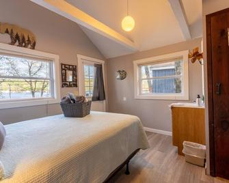 Cabin for two with lake views & access Now featuring AC Wi-FI and TV - Alton - Habitación