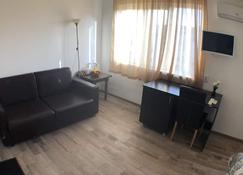 Samuil Apartments - Burgas - Wohnzimmer