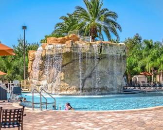 Your Celebration Wonderland! Outdoor Pool, Full Kitchen, Free Shuttle! - Celebration - Zwembad