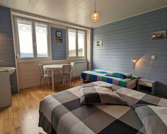 Spacious Farmhouse with Modern Amenities Near Skiing and Hiking Trails - Ban-sur-Meurthe-Clefcy - ห้องนอน