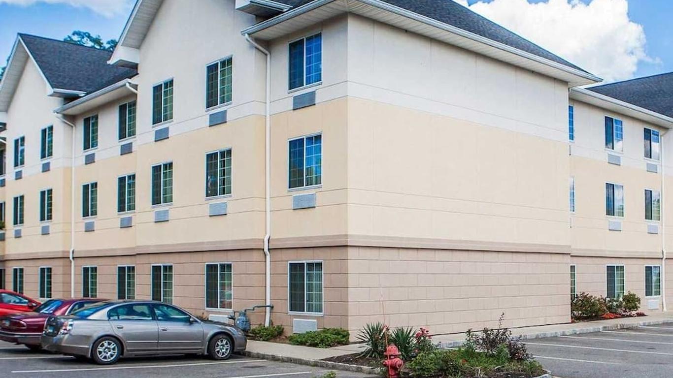 Tapa Hotel, Inn & Suites