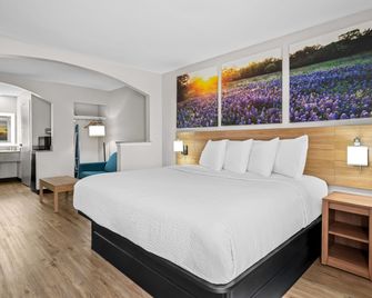 Days Inn by Wyndham Dallas Plano - Plano - Bedroom