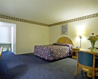 Americas Best Value Inn-Wethersfield Hartford - Wethersfield - Bedroom