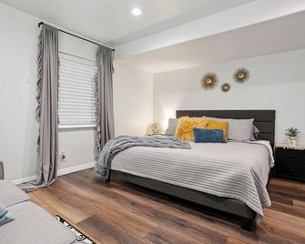 Highland Retreat-Modern Mother in Law Suite Near Ogden - Ogden - Bedroom