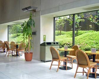 هوتل أوكس إيرلي بيرد أوساكا مورينوميا - أوساكا - مطعم