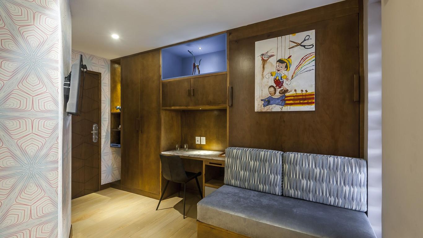 First Class Providencia - Adults Only