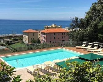 Hotel Mediterraneo - Lavagna - Πισίνα