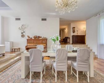 Nice home in Piacenza - Calendasco