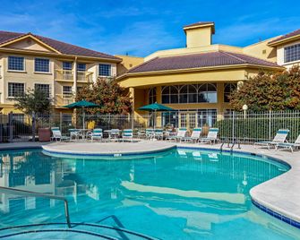 La Quinta Inn & Suites by Wyndham Macon - Macon - Pool