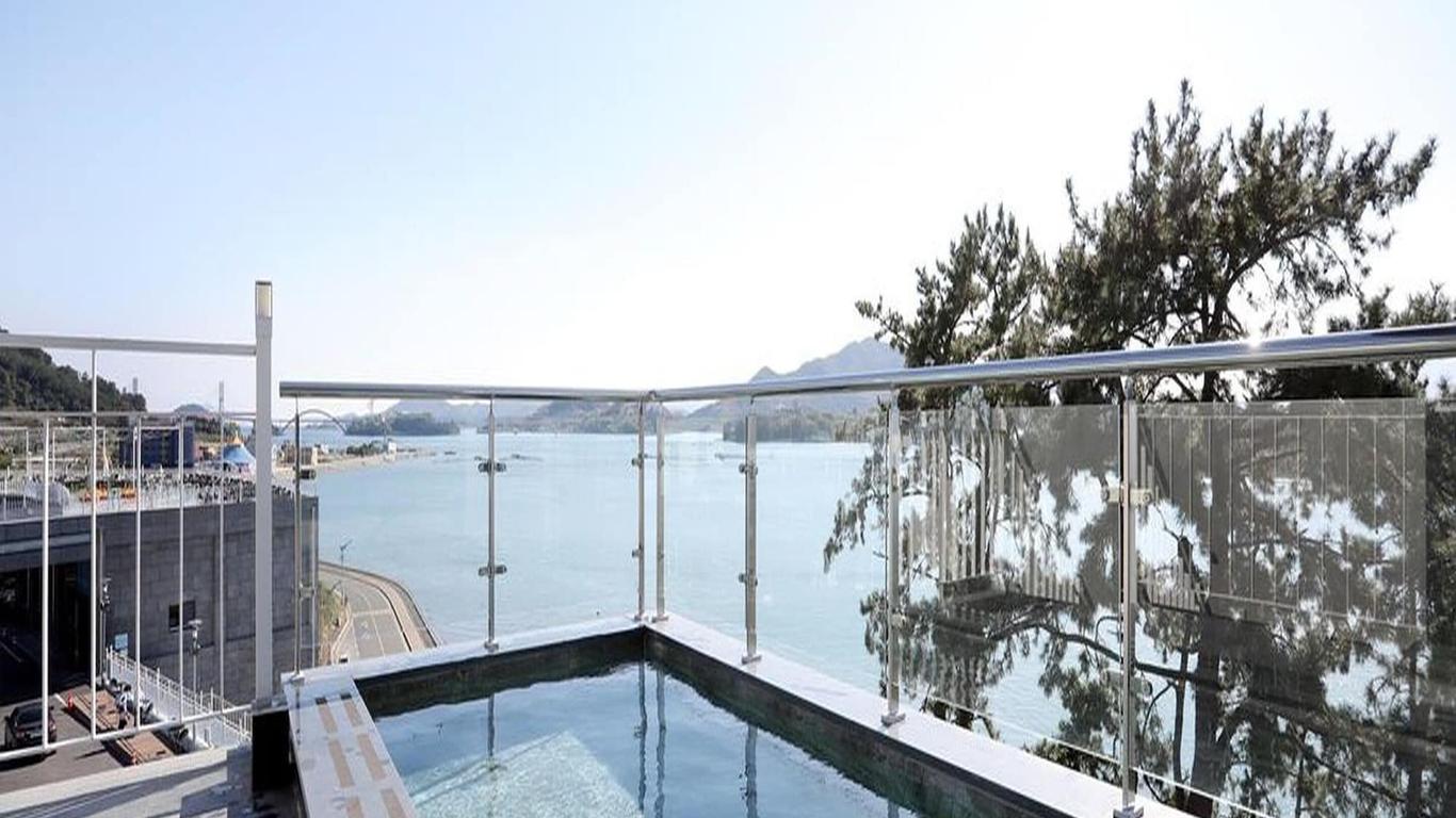 Arte Resort Spa & Pool Villa