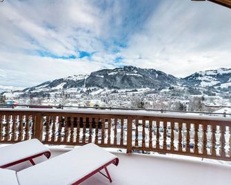 فندق كايزرهوف كيتزبوهيل، 4 ستيرن سوبيريور - كيتزبوهيل - شرفة