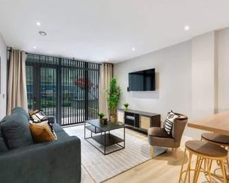 Host & Stay - Henry Street Chambers - Liverpool - Living room