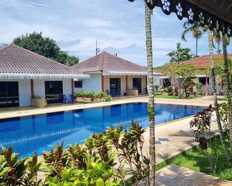 Maikhao Garden Resort - Mai Khao - Pool