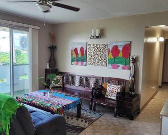Entire 3bd&2ba Central Tumon Ocean View - Tamuning - Living room