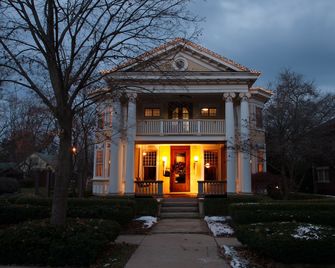 Showers Inn - Bloomington - Gebouw