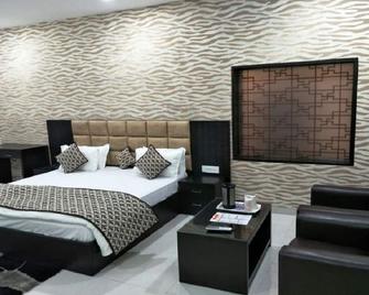 Hotel Mandakini Lush - Kanpur - Habitación