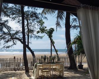 Larisa Resort, Morjim - Morjim - Beach