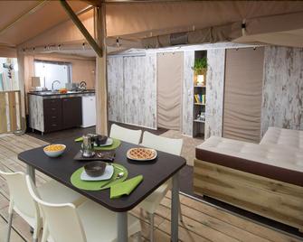 Camping Free Beach - Bibbona - Eetruimte