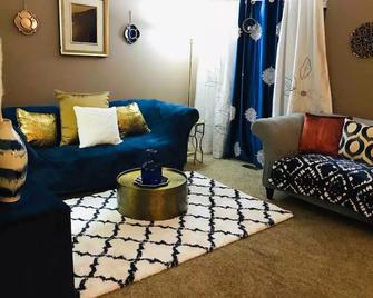 Nice neighborhood close to tourist attractions. - Martinsburg - Living room