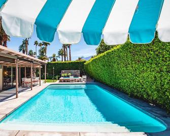 Stunning Mid Century Gem in Twin Palms - Palm Springs - Pool