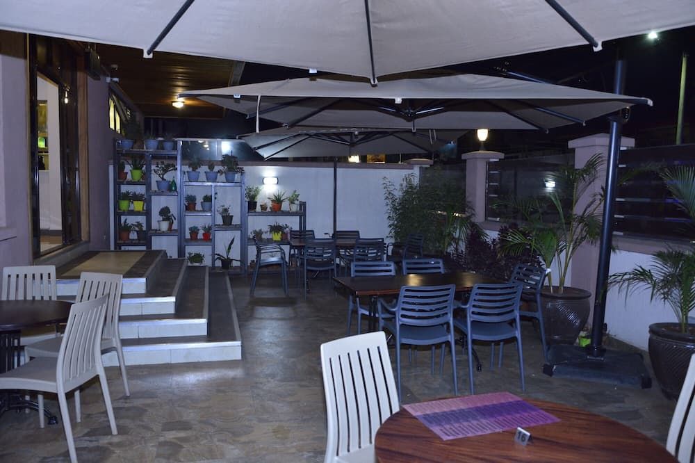 Razana Hotel