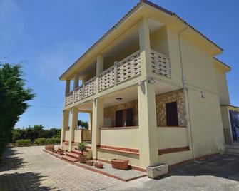 B&B Franziska Mare - San Pietro in Bevagna - Edificio