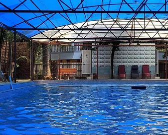 Viramma Resort - Siliguri - Piscina