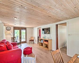 Charming Horicon Cottage + Dock on Rock River - Horicon - Sala de estar